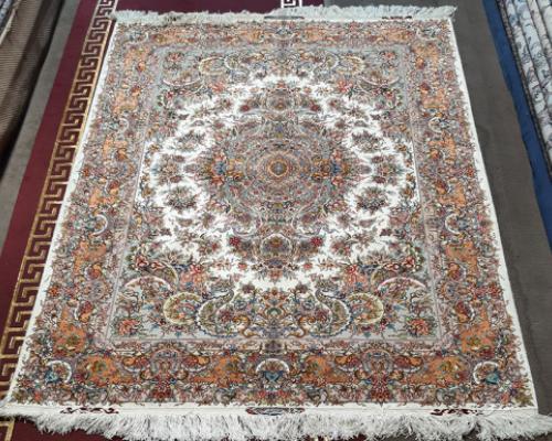 قالیچه تک 55 رج تبریز گل ابریشم نقشه خطیبی - حاشیه ابریشم - چله ابریشم - دستباف تبریز